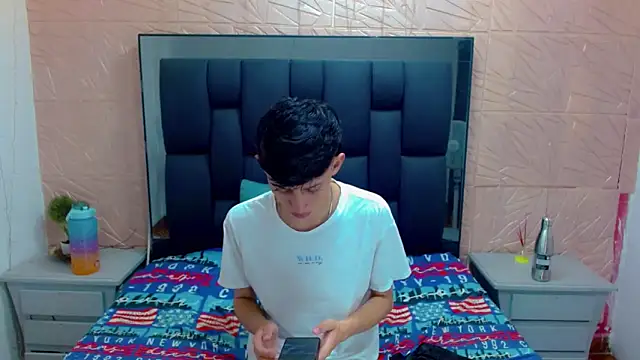 Snapshot of thaigo_twink38 chatting on 10/27/25, 03:43 thaigo twink38 online show from 10/27/25, 03:43