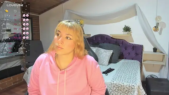 sophialyh 1 online show from 09/30/25, 01:05