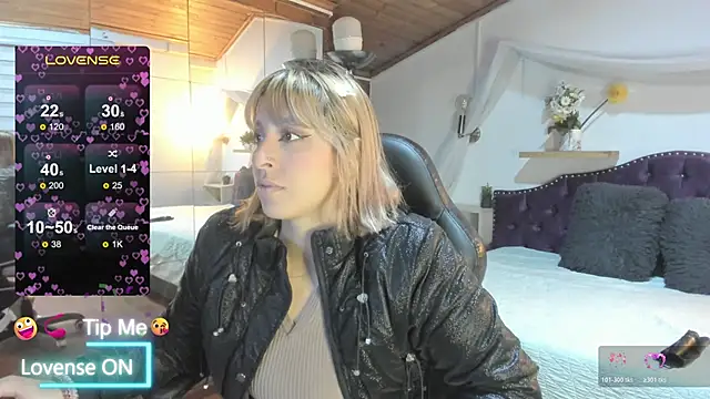 sophialyh 1 online show from 02/23/26, 12:35