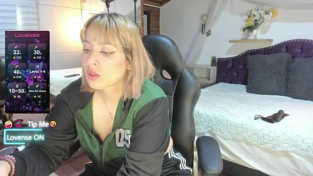 sophialyh 1 online show from 03/06/26, 01:07