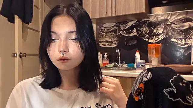 Beeping Creature online show from 02/15/26, 04:03