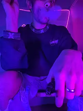 highinhtxx online show from 11/20/25, 01:00