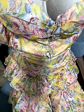 lee ly online show from 10/20/25, 01:00