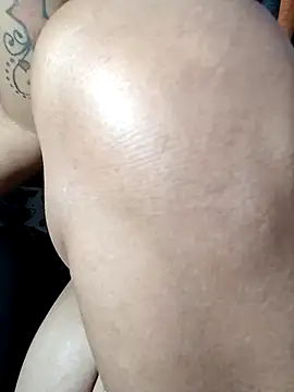 Hotmommax online show from 04/12/26, 12:54