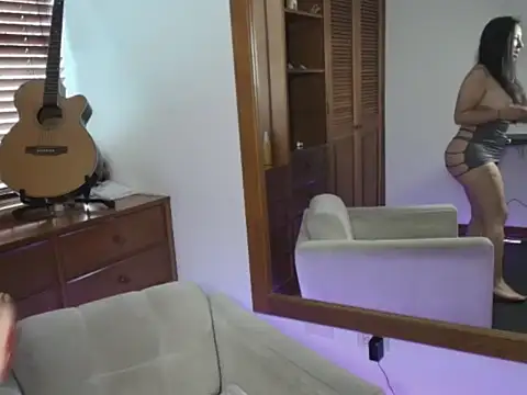 Talia  velvet online show from 11/28/25, 01:47