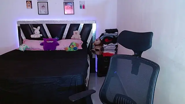 Sebasxxl12 online show from 04/25/26, 09:23