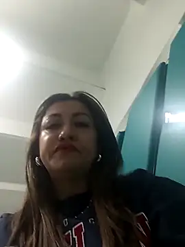 chloe  Jones  online show from 11/15/25, 12:45