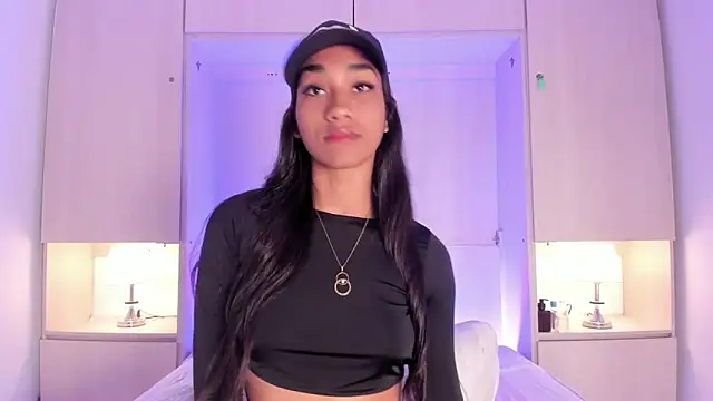 AnahiCollins online show from 10/30/25, 11:44