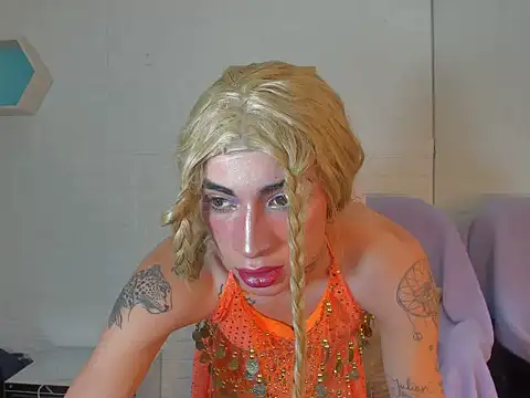 Mila Leon online show from 10/17/25, 02:37