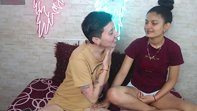 Gaby and Mei online show from 10/16/25, 04:24