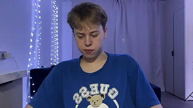  bee boy  online show from 10/10/25, 03:33