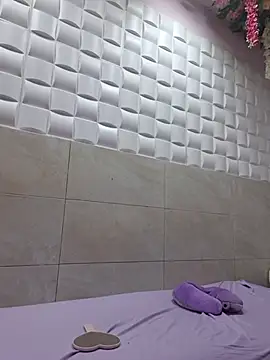 EmmaValencia  online show from 02/11/26, 10:04