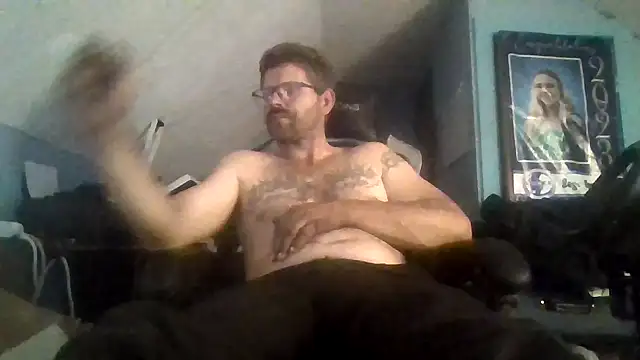 Snapshot of bigdickdaddy6911 chatting on 10/25/25, 02:52 bigdickdaddy6911 online show from 10/25/25, 02:52