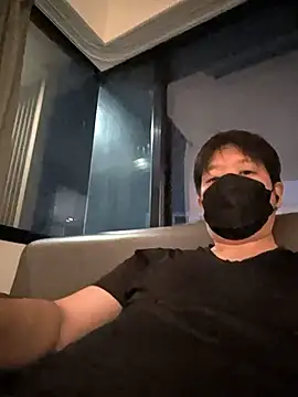 Snapshot of yuuukiiiip chatting on 06/09/26, 02:17 yuuukiiiip online show from 06/09/26, 02:17