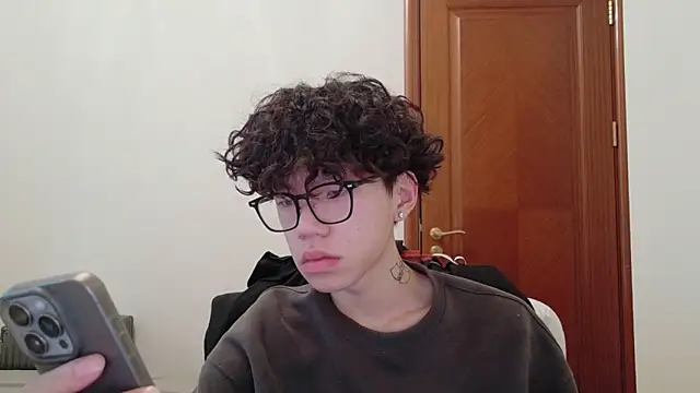 hangzi-0011 online show from 10/04/25, 10:24