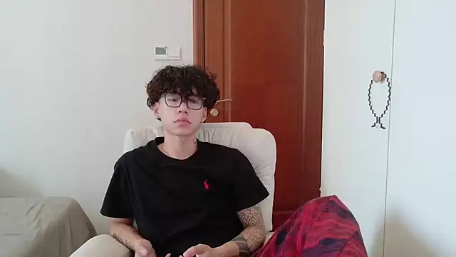 hangzi-0011 online show from 10/15/25, 07:41