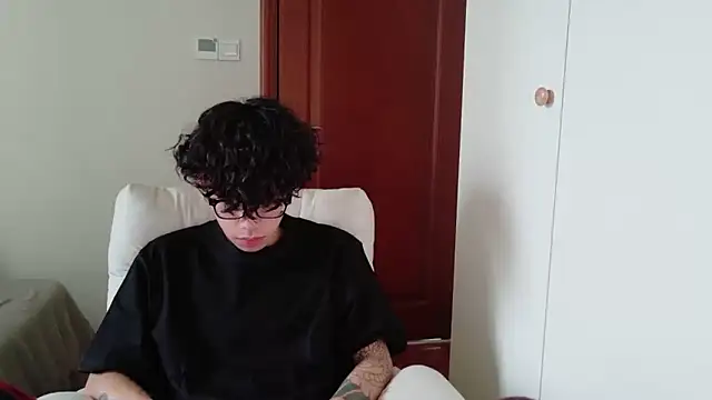 hangzi-0011 online show from 10/19/25, 06:03