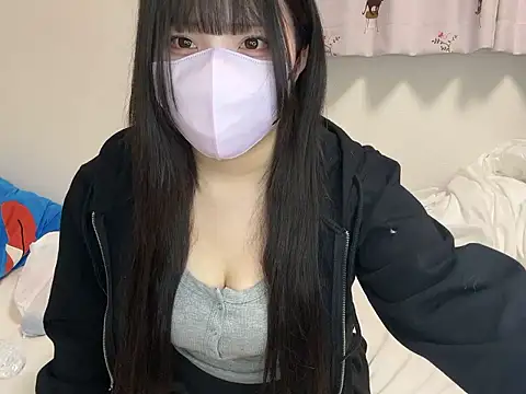 Snapshot of YUKINA_00 chatting on 11/13/25, 12:15 YUKINA 00 online show from 11/13/25, 12:15