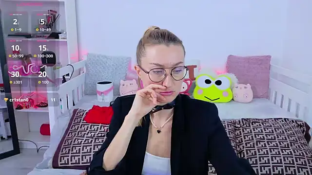 Snapshot of MysticRoxanne chatting on 11/20/25, 08:41 MysticRoxanne online show from 11/20/25, 08:41