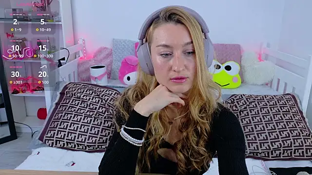 Snapshot of MysticRoxanne chatting on 11/21/25, 10:47 MysticRoxanne online show from 11/21/25, 10:47