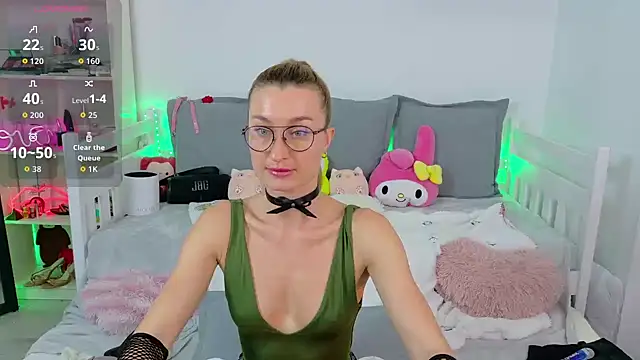 Snapshot of MysticRoxanne chatting on 11/26/25, 09:38 MysticRoxanne online show from 11/26/25, 09:38