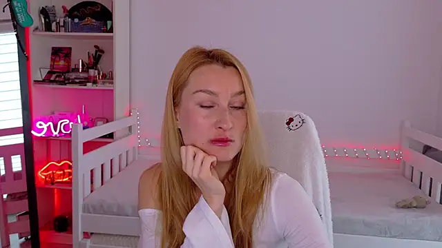 Snapshot of MysticRoxanne chatting on 01/07/26, 10:18 MysticRoxanne online show from 01/07/26, 10:18