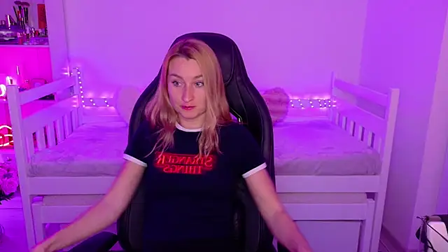 Snapshot of MysticRoxanne chatting on 01/15/26, 07:06 MysticRoxanne online show from 01/15/26, 07:06