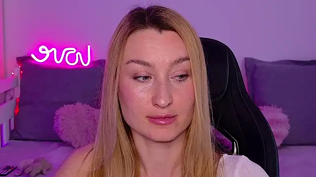 Snapshot of MysticRoxanne chatting on 03/16/26, 02:32 MysticRoxanne online show from 03/16/26, 02:32