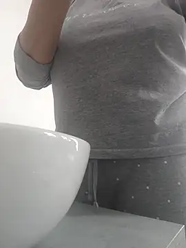 sexyguenda online show from 11/08/25, 08:25