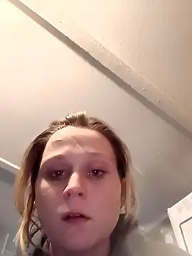 Snapshot of Queen2454 chatting on 02/13/26, 06:15 Queen2454 online show from 02/13/26, 06:15