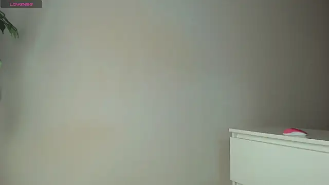 Snapshot of trixietaylor chatting on 04/09/26, 08:03 trixietaylor online show from 04/09/26, 08:03