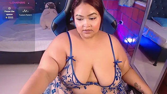 Snapshot of Melody_Slut chatting on 10/25/25, 11:43 Melody Slut online show from 10/25/25, 11:43