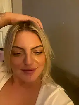 Diamondxoxx online show from 10/08/25, 09:45