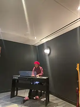 tia   fox online show from 02/05/26, 01:21