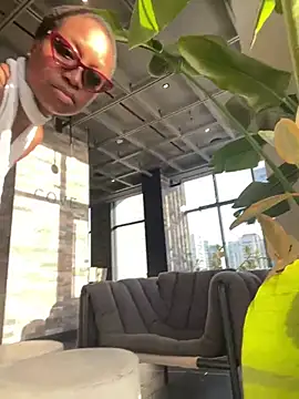 tia   fox online show from 02/09/26, 09:41