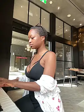 tia   fox online show from 02/17/26, 05:41