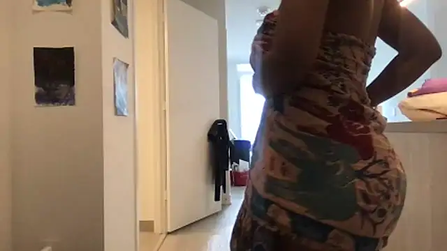 tia   fox online show from 02/19/26, 06:48