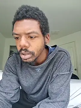 Snapshot of MrBigDickShow chatting on 10/31/25, 04:08 MrBigDickShow online show from 10/31/25, 04:08