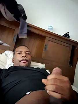 Snapshot of MrBigDickShow chatting on 11/19/25, 03:45 MrBigDickShow online show from 11/19/25, 03:45