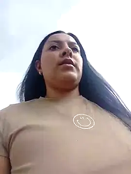Sexy Nayra outdoors online show from 10/13/25, 05:57