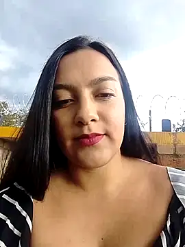 Sexy Nayra outdoors online show from 10/15/25, 09:04