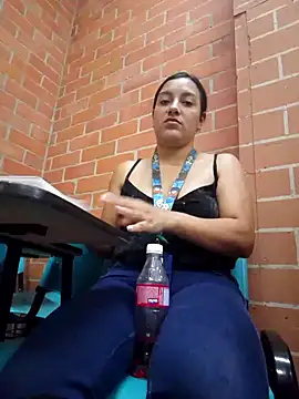 Sexy Nayra outdoors online show from 10/27/25, 07:29