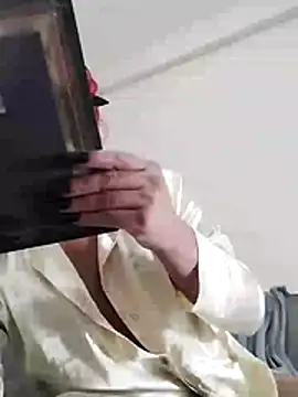 RobertaxGutierrez online show from 11/10/25, 03:16