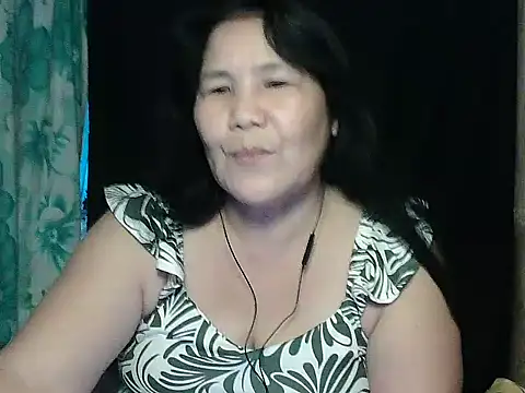 Snapshot of milagrose_rose chatting on 05/15/26, 11:34 milagrose rose online show from 05/15/26, 11:34