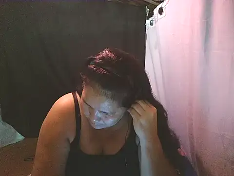 Snapshot of milagrose_rose chatting on 05/21/26, 04:25 milagrose rose online show from 05/21/26, 04:25