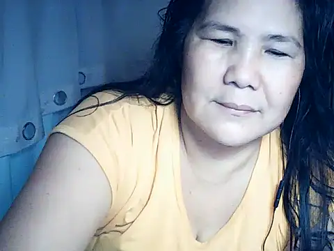Snapshot of milagrose_rose chatting on 07/04/26, 03:02 milagrose rose online show from 07/04/26, 03:02