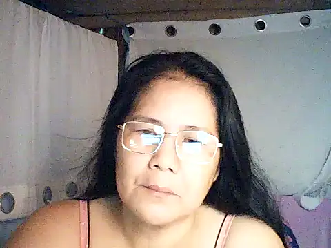 Snapshot of milagrose_rose chatting on 07/05/26, 09:05 milagrose rose online show from 07/05/26, 09:05
