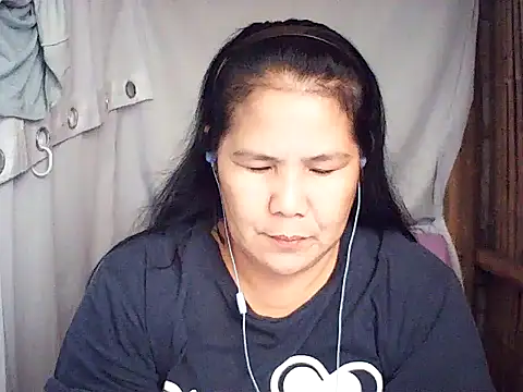 Snapshot of milagrose_rose chatting on 07/10/26, 01:58 milagrose rose online show from 07/10/26, 01:58