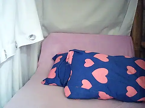 Snapshot of milagrose_rose chatting on 07/13/26, 11:13 milagrose rose online show from 07/13/26, 11:13