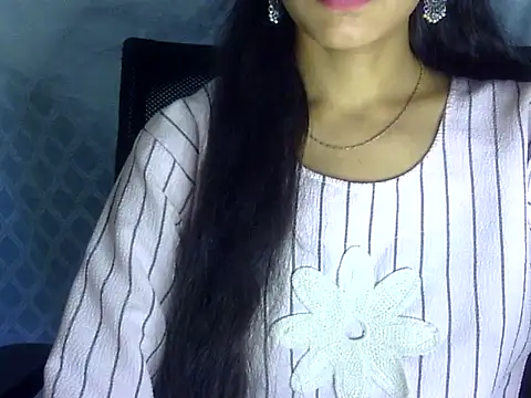Snapshot of Shazi_1 chatting on 05/24/26, 05:18 Shazi 1 online show from 05/24/26, 05:18